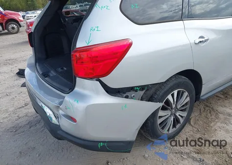 2017 Nissan Pathfinder Sv z USA, uszkodzony, nr VIN 5N1DR2MM2HC651491